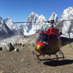 images/featured_image/1653980729.Helicopter-tour-to-Everest.jpg
